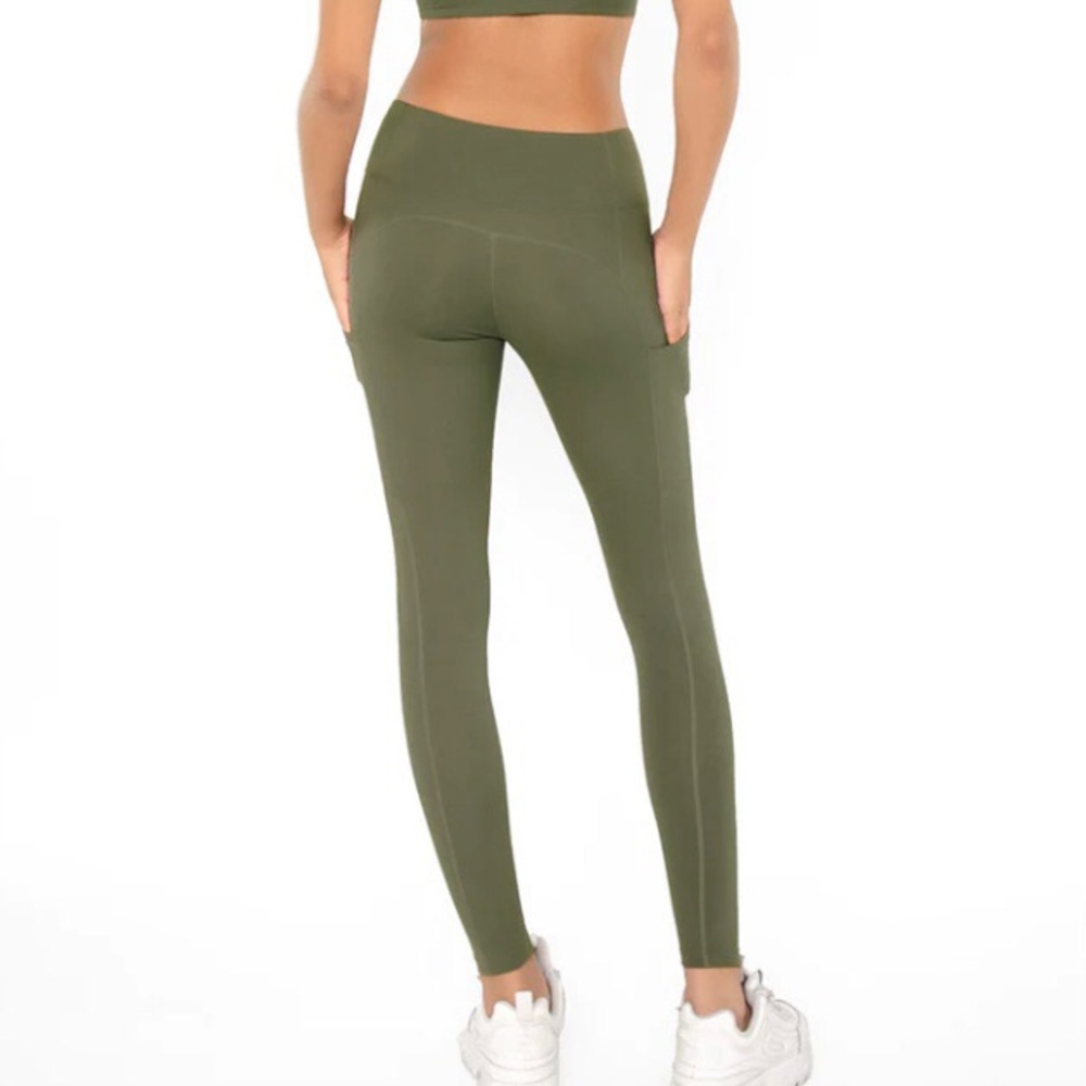 Pineapple Clothing Side Pockets Workout Leggings